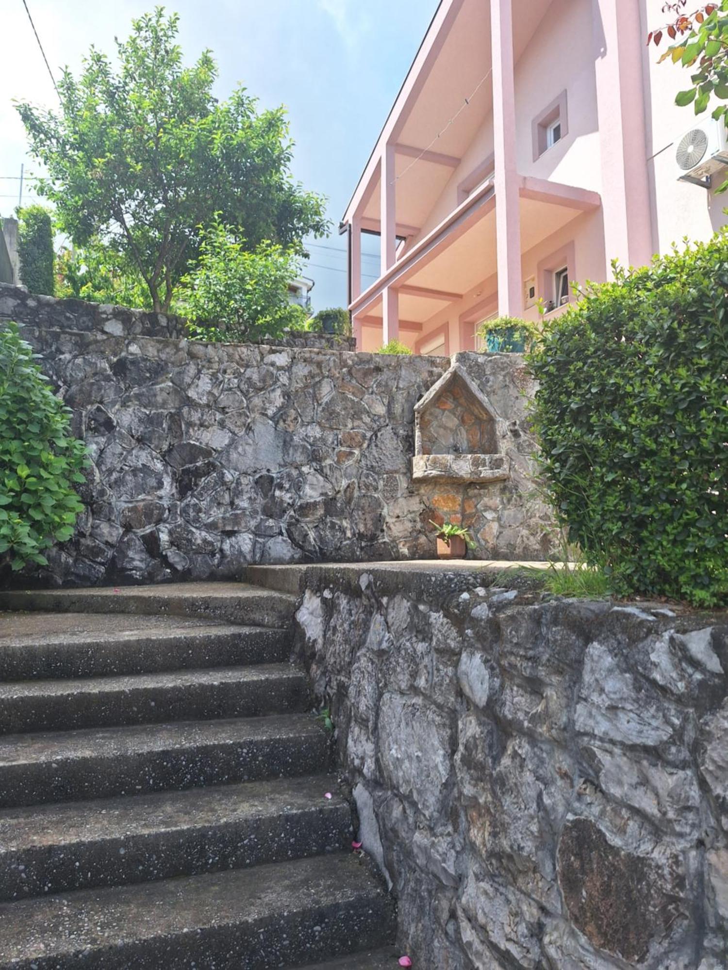 פודגוריצה Apartmani Ruza מראה חיצוני תמונה